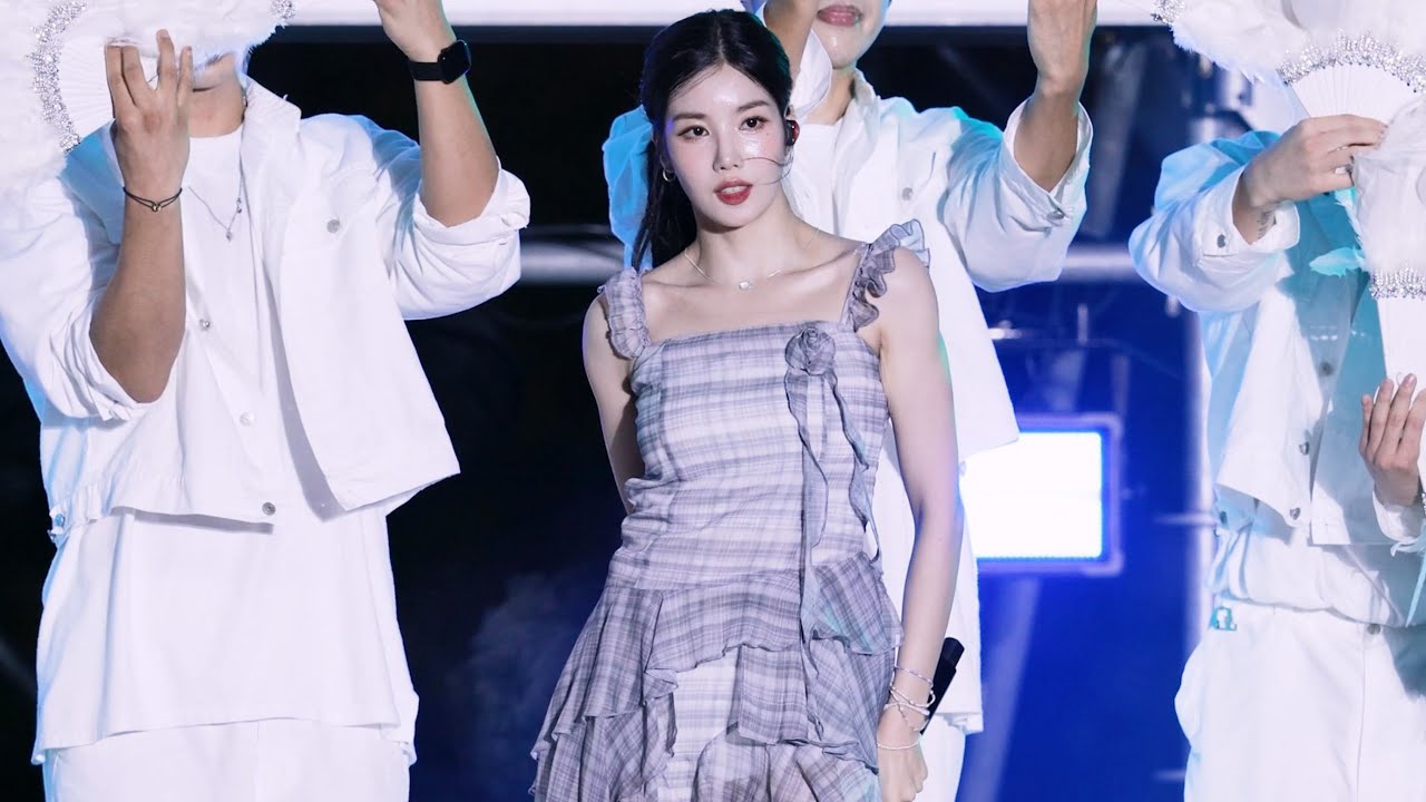 250923 권은비 직캠 'Door' 'Beautiful Night' 'Hello Stranger' 'Like Heaven' 'Underwater' @충남대학교