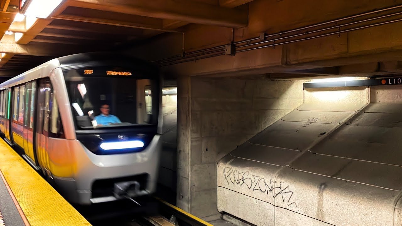[Métro de Montréal] Trajet de Peel à Vendôme 🟢🟠 (Republié)