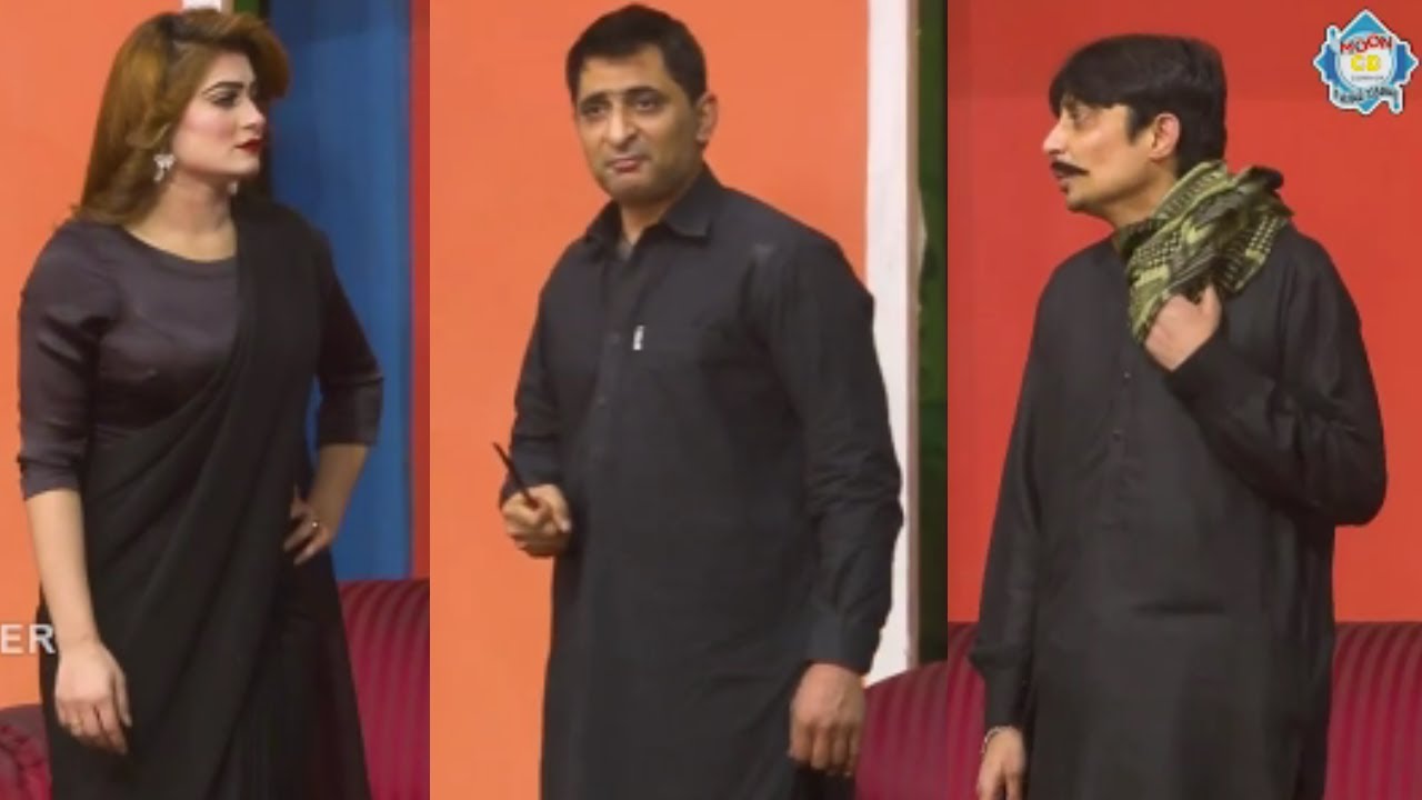 Amjad Rana and Nida Khan with Zulfi Stage Drama Rolay Botay De Comedy Clip 2021