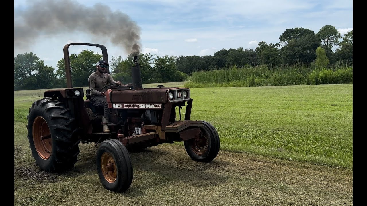 OLD BROKEN TRACTORS AND DRAINING THE PONDS!!
