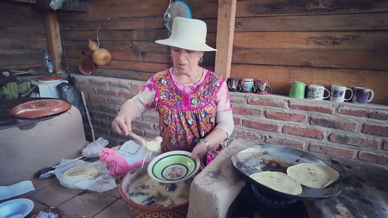 Canción que toca el Alma, intenta No Llorar! EXTRAÑO ESOS TIEMPOS estilo Mariachi. 