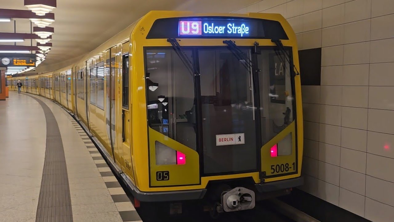 U-Bahn Berlin Bahnhof Friedrich-Wilhelm-Platz von der U-Bahn Linie U9 mit H97 und H01 von der BVG