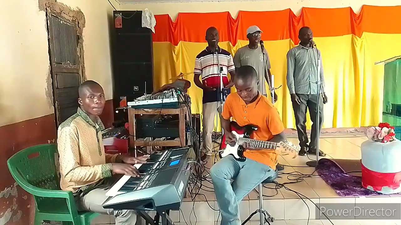 mungu ni mwema Brady kiyu ft guitarist poul