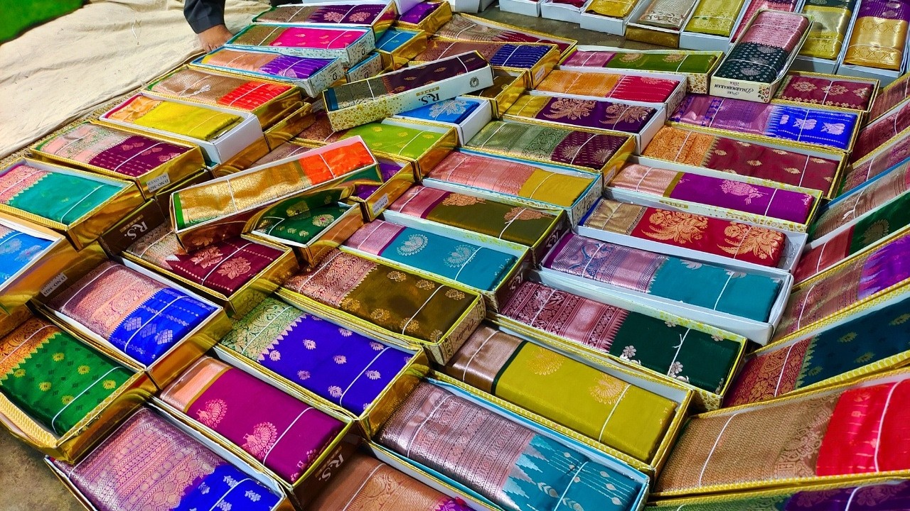 Madina Wholesale Sarees | తక్కువ ధర పట్టు చీరలు | SM Textiles Hyderabad