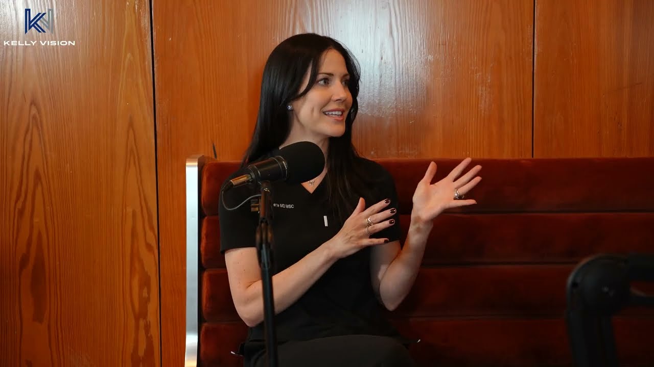 Dr Ashley Brissette Explains EVO ICL | Kelly Vision