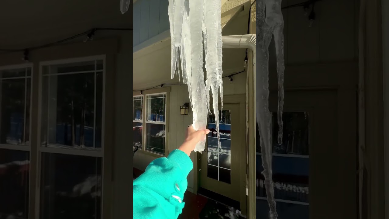 The most satisfying icicle ❄️