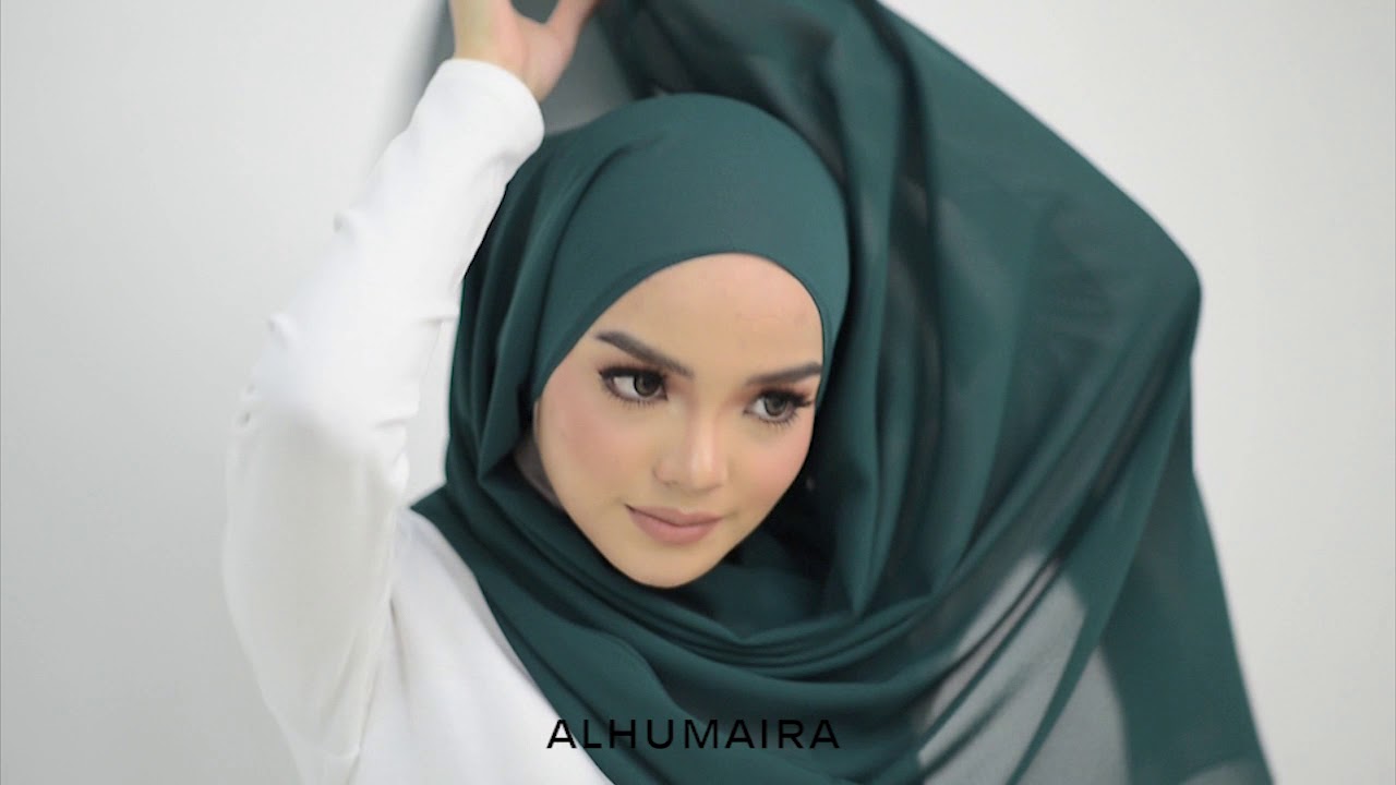 BASIC ESSENTIAL PLAIN SHAWL Styling Tutorial Style 31