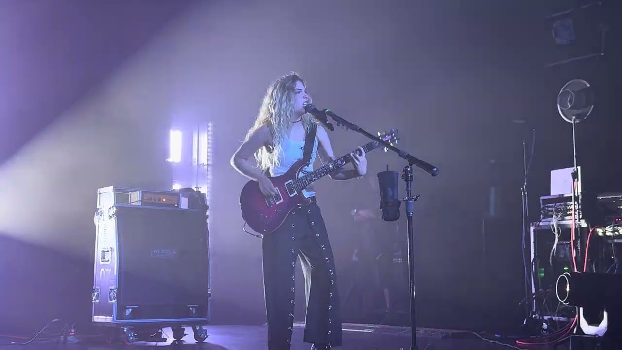 CHOKE by The Warning live at Palladium Times Square, NYC, July 18, 2025!