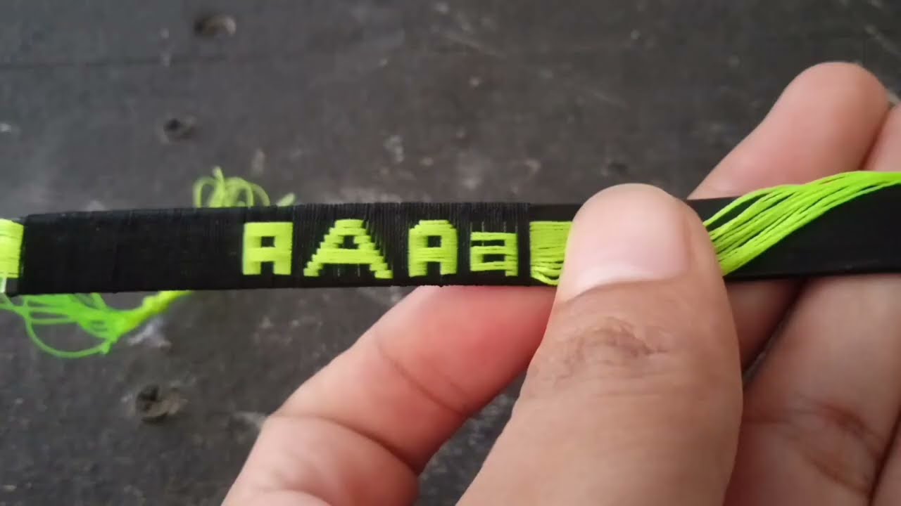 Huruf A gelang nama dari benang