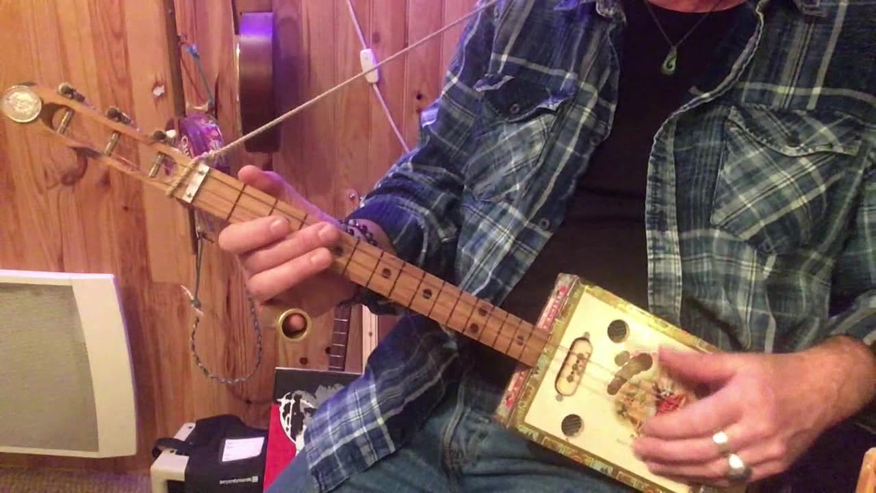 Cigar Box Guitar - Tuto #4 - La cigar box guitar à 3 cordes / Solos.