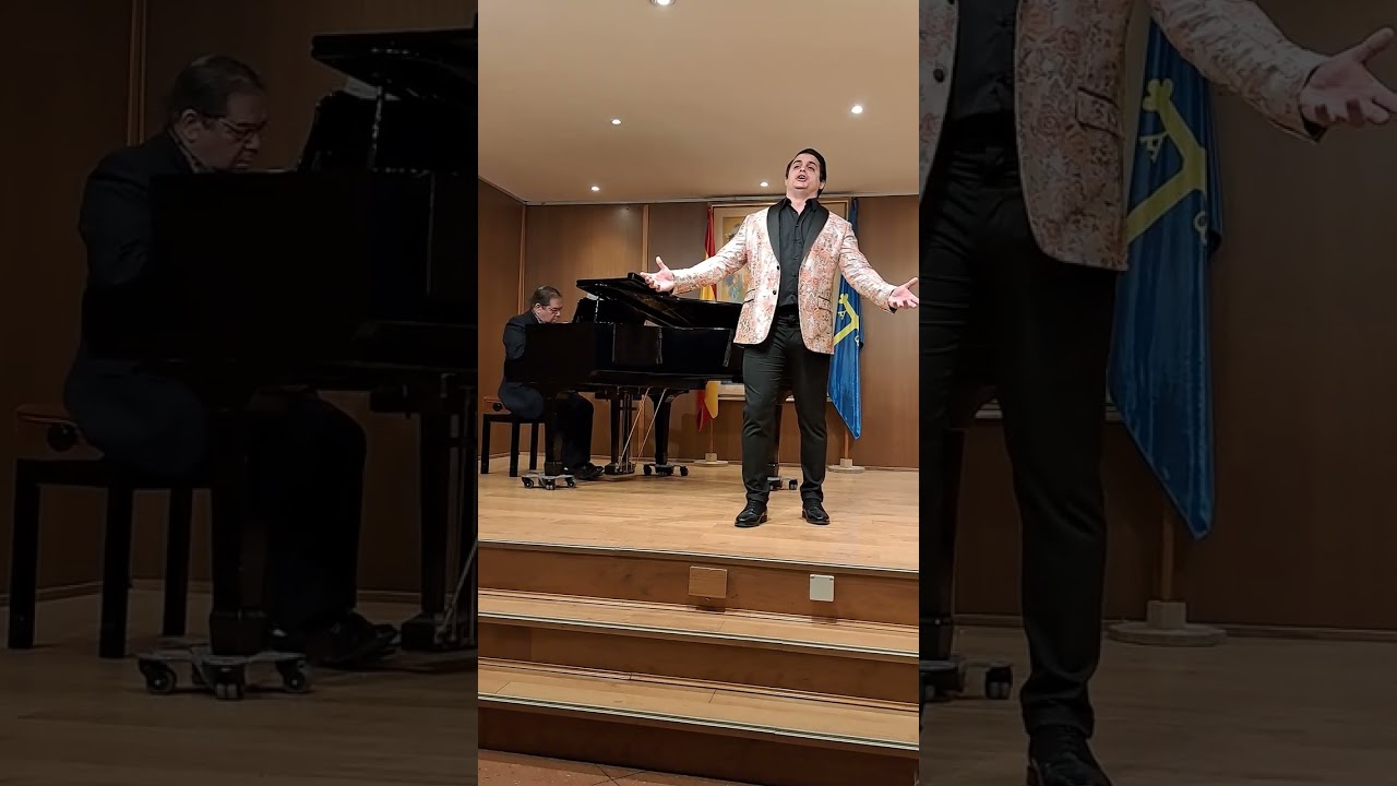 Tenor Andr&eacute;s S&aacute;nchez-Joglar. Una Furtiva Lagrima