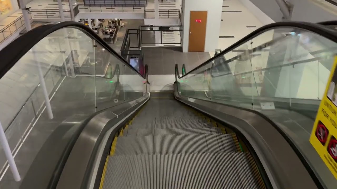 Podium Kuching Escalator 