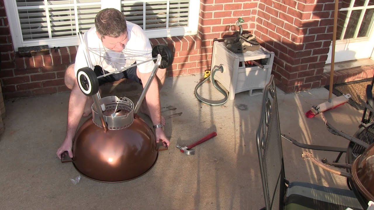 Weber ONE-TOUCH GOLD 22.5 Inch Assembly Video