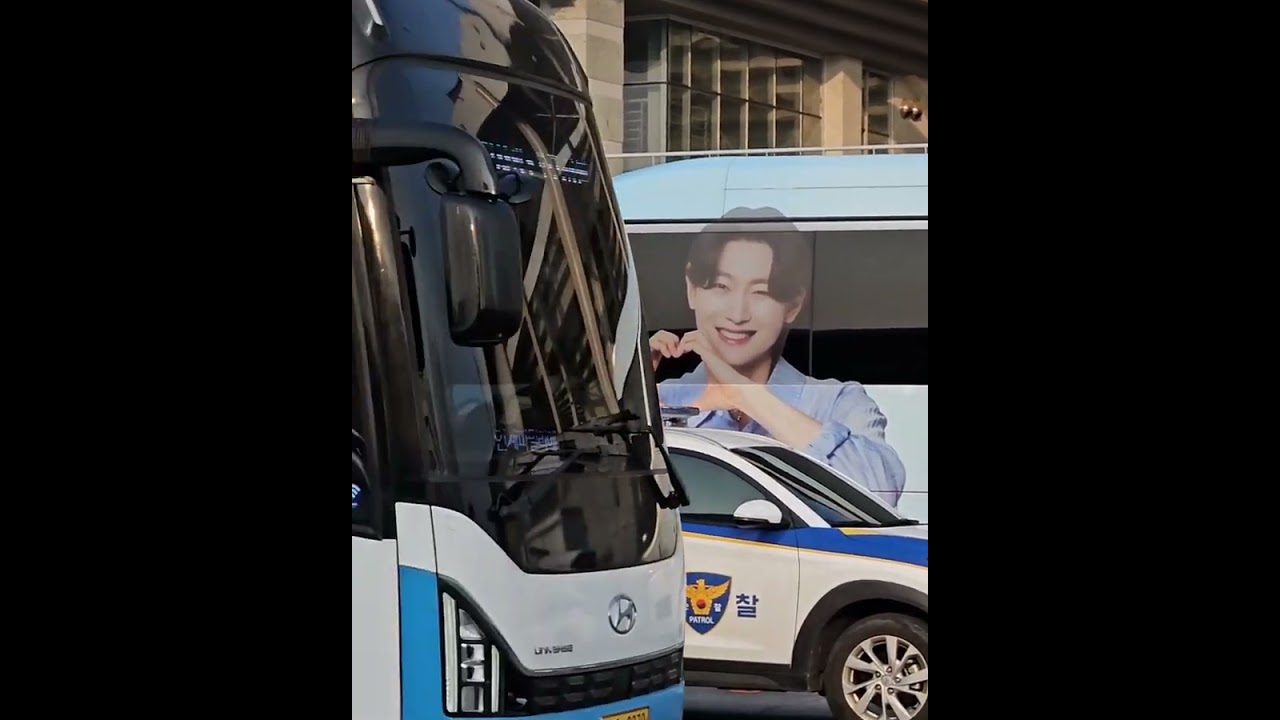 도대체 버스가 몇대?😅김용빈 열응한 사랑빈님들 퇴근길 #김용빈 #사랑빈 #전국노래자랑익산시편 #전국노래자랑김용빈 #전노김용빈 #전노익산