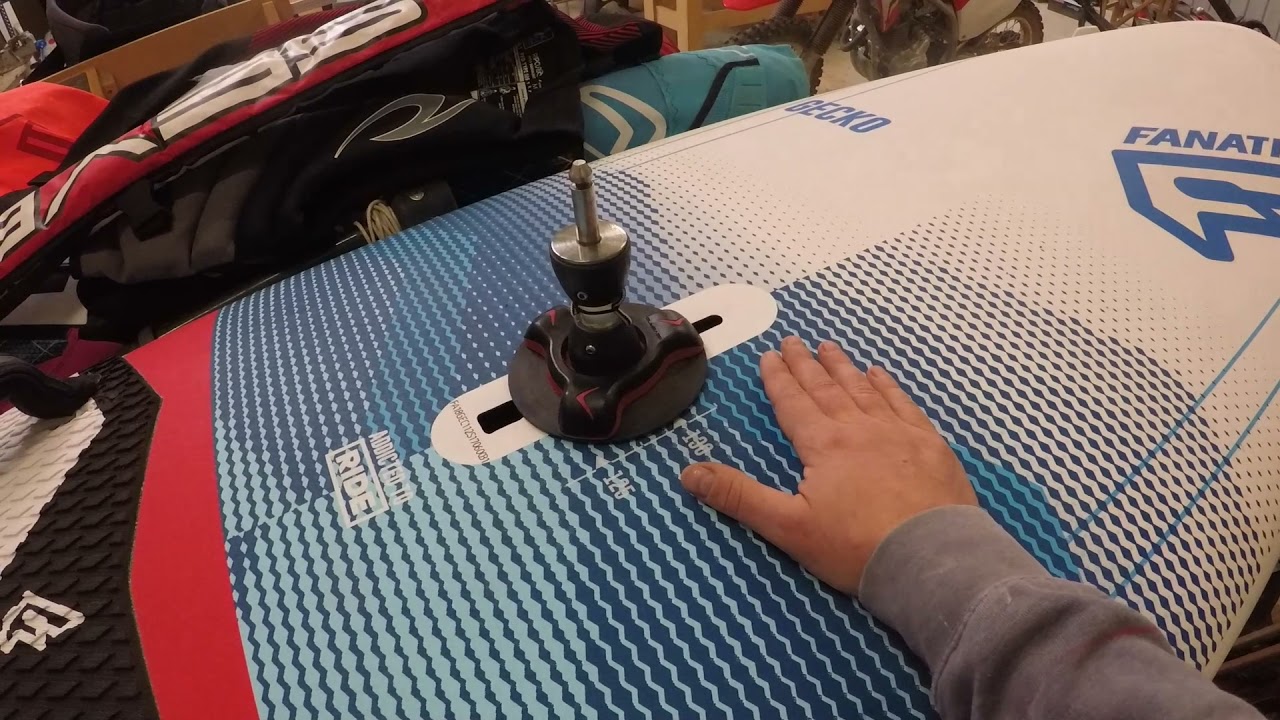 Windsurfing foot position in changing wind
