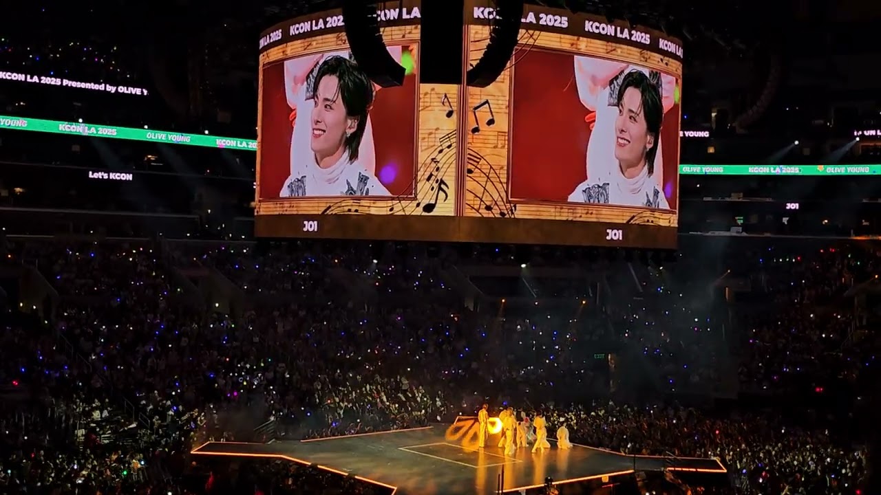 KCON 2025 LA D2 - ZB1 Zhang Hao X Yuqi Stage + JO1 