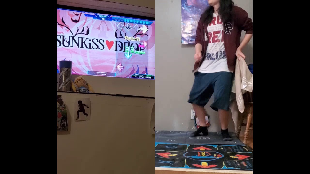 DDR Sunkiss drop. (Expert) Cross overs and spin with some double stepping lol.