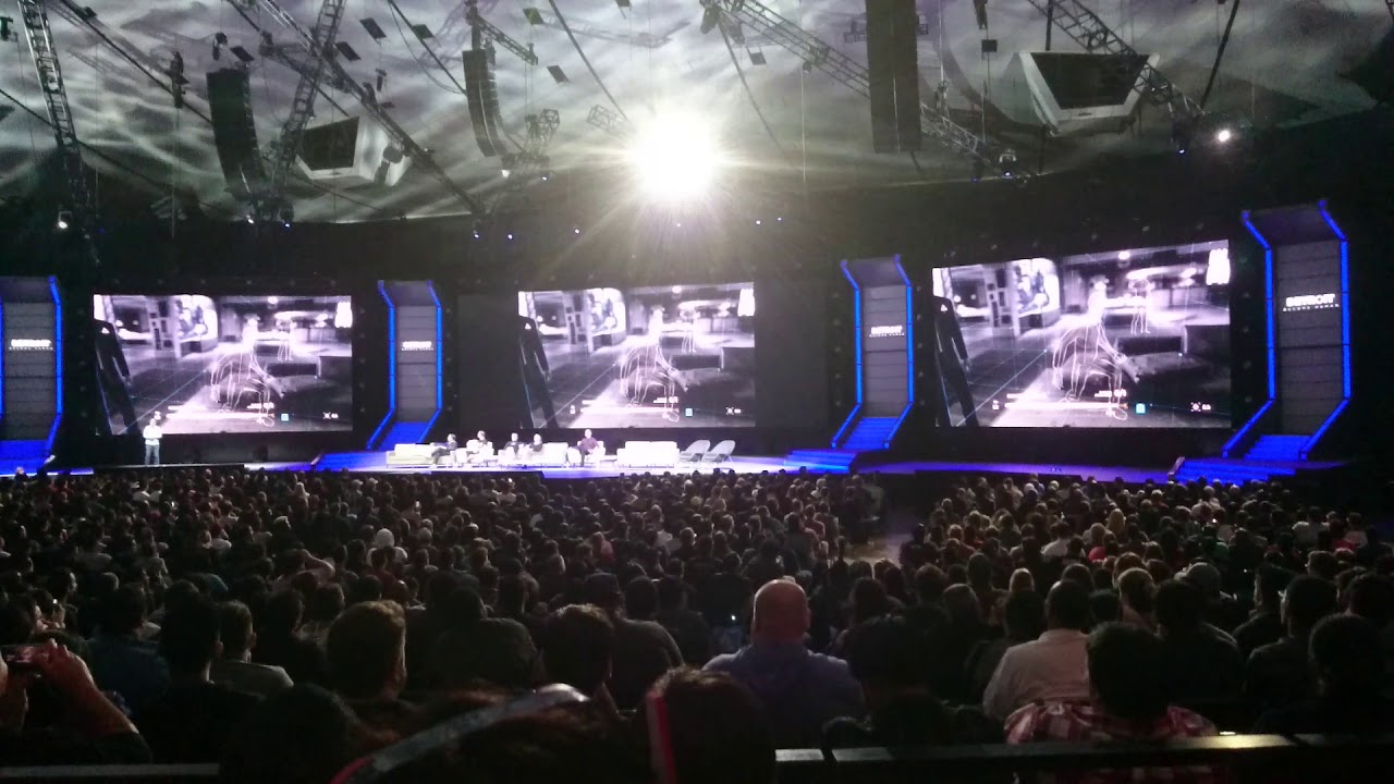 Crowd Playing Detroit: Become Human at PSX 2017