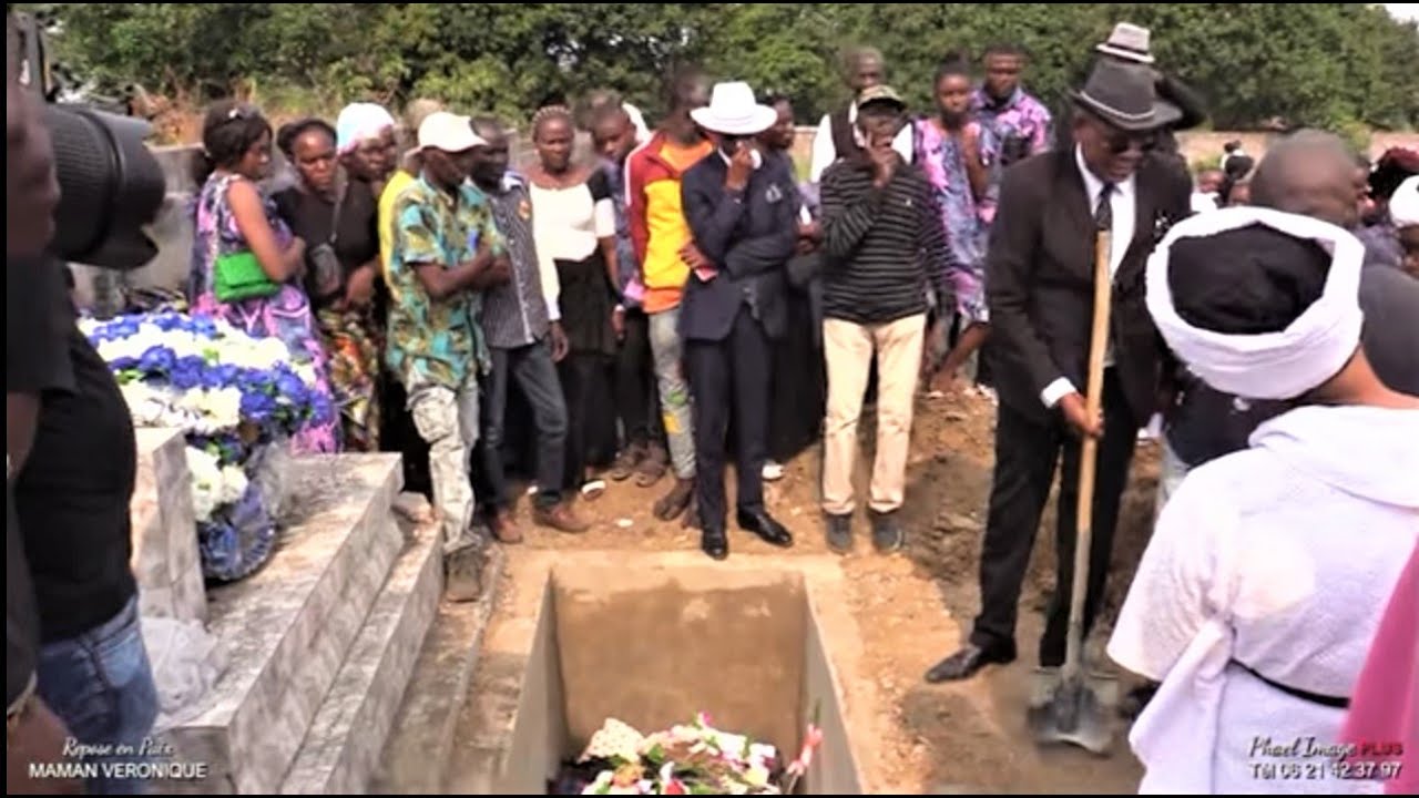 BRAZZAVILLE LES OBSEQUES DE MOUNZENZE VERONIQUE LA MAMAN DE KIKI LA MAN