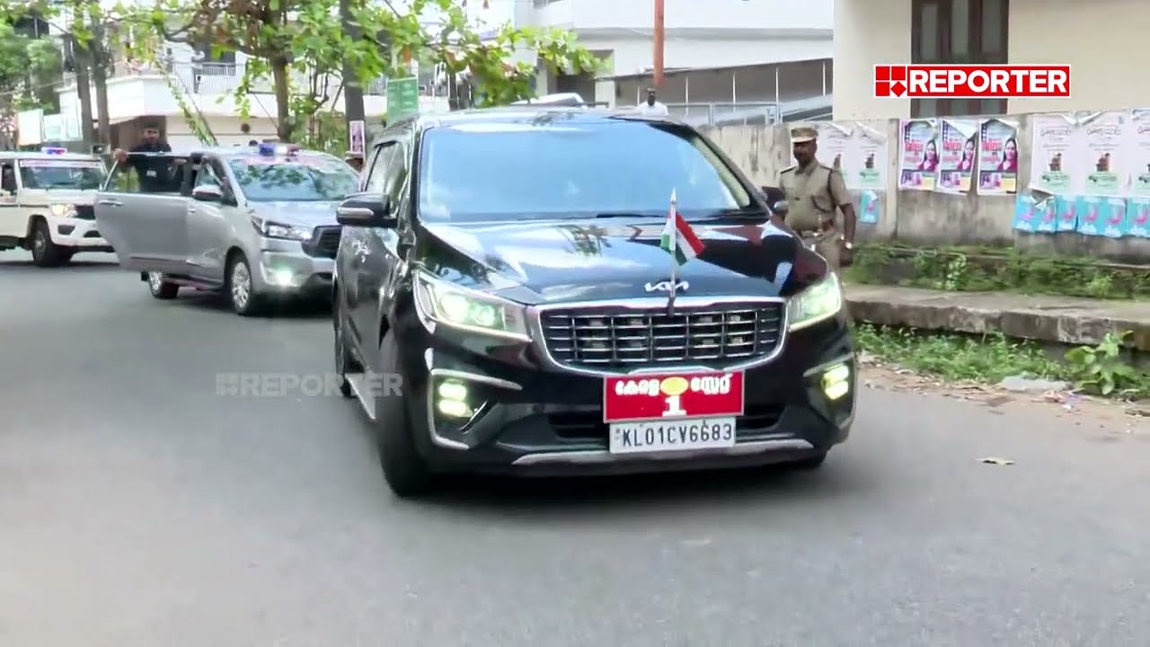 മുണ്ടിന്റെ നിറം പ്രശ്നമായി; മുഖ്യമന്ത്രി പോയ വഴിയിൽ നിന്നും കോൺഗ്രസ് നേതാവ് കരുതൽ തടങ്കലിൽ