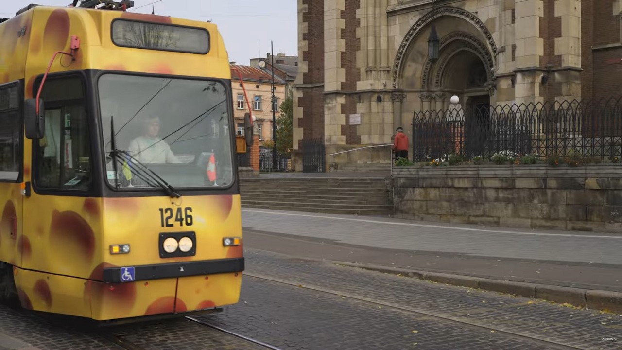 Ukraine, Lviv, tram 1 ride from пл. Кропивницького to Старосольських (556)