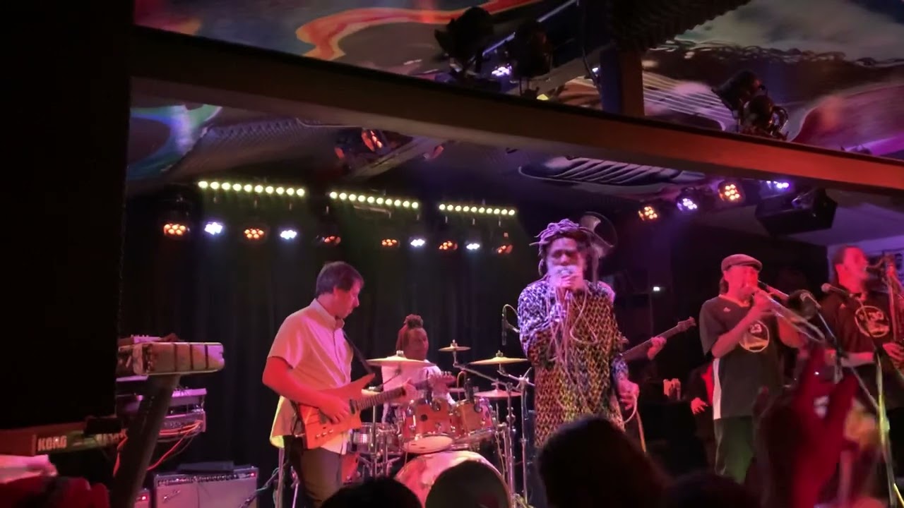 Front Line (Live)HQ - Don Carlos