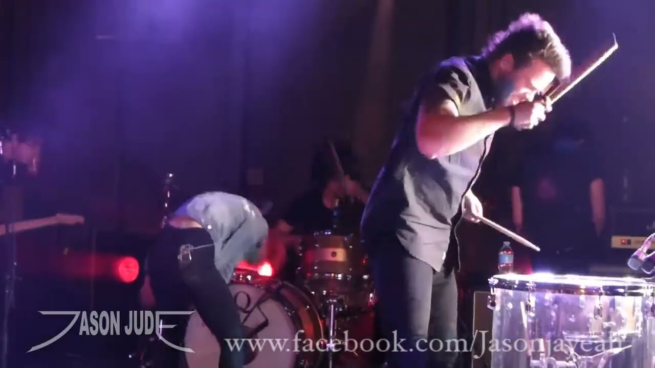Paramore - Let The Flames Begin [HD] LIVE SXSW 3/13/13