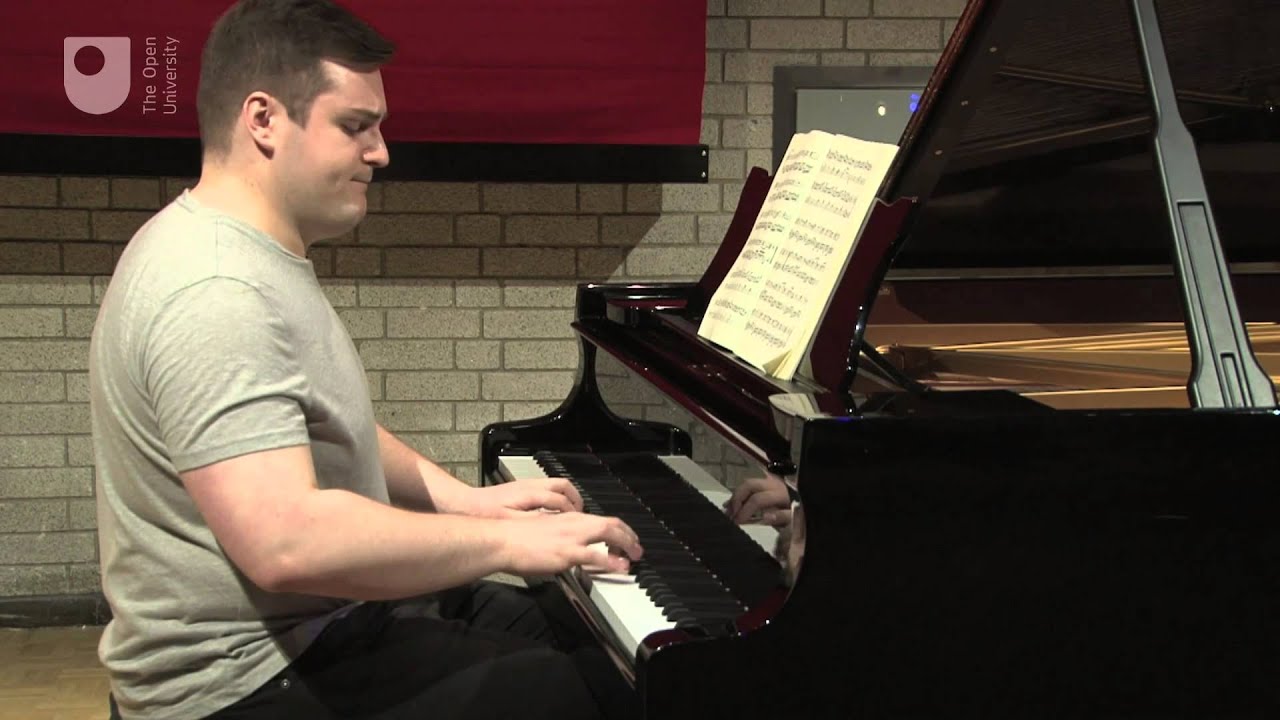 Pianist Alexander Panfilov performs Mozart's KV265 &ndash; How to use a musical score (3/12)