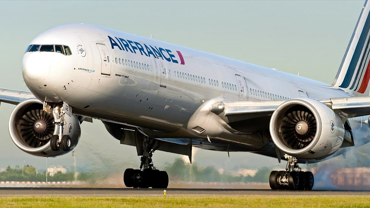 Close-up Landings at Paris CDG - Boeing 787, 777, Airbus A380 & More!