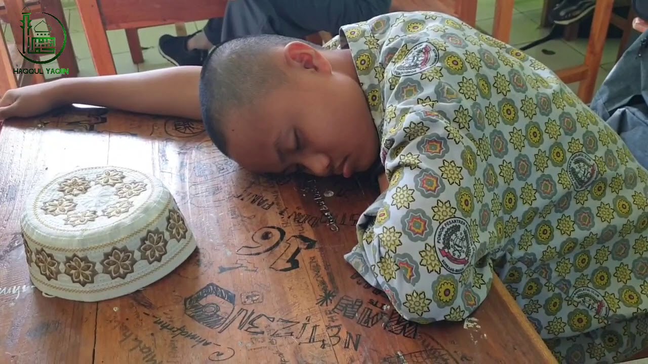 Beginilah Suasana Santri Ketika Jam Kosong Di kelas