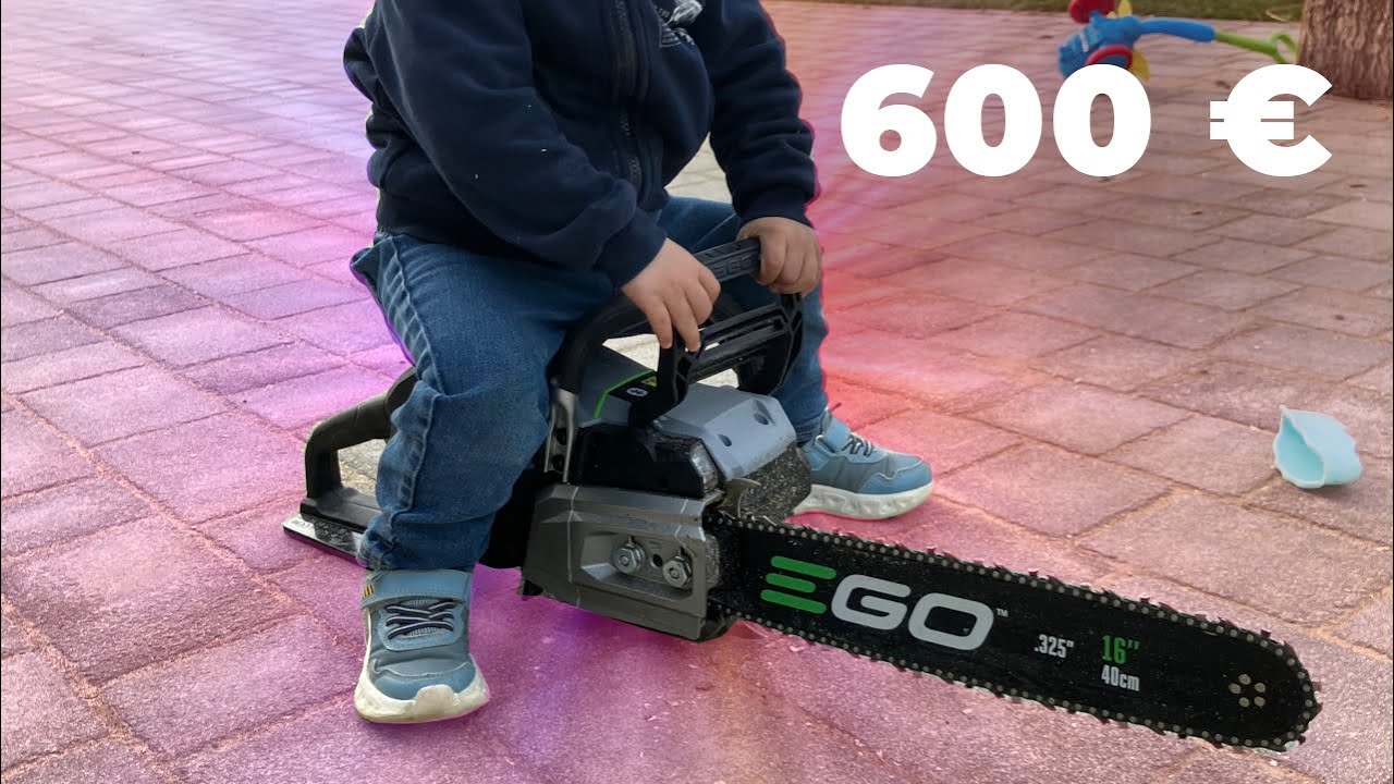 NEXT LEVEL AKKU-KETTENSÄGE. Viel Leistung für wenig Geld: EGO CSX5000 Motorsäge bei der Waldarbeit