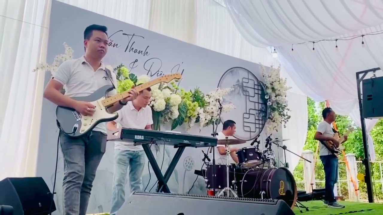 Hotel california (phiên bản cúp điện khúc cuối😆)