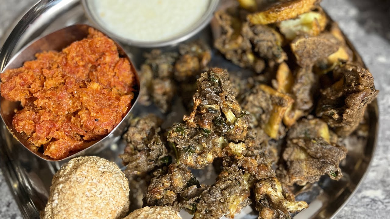 Crispy Kurkure Vrat Special Aloo Aur फूलगोभी Ke Pakode |#pakoda #monikavatsal #viralvideo #Recipe 