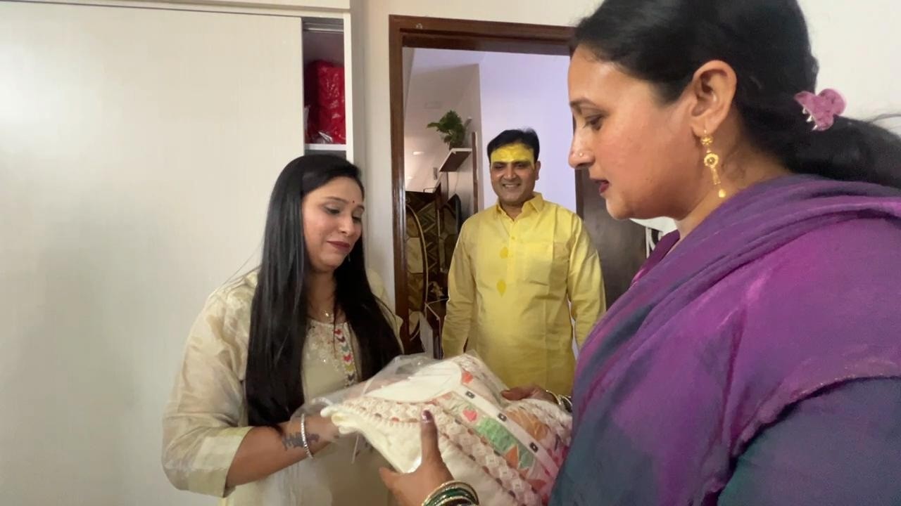 मायके में आते ही भाई भाभी ने दिया Surprise Gift🛍| किसी की नज़र न लगे | Pal Family Vlogs