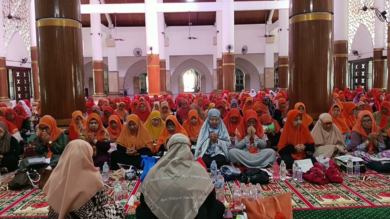 Bu Nyai Oren - Majelis Burdah Masjid Ampel - Rabu, 4 Februari 2026