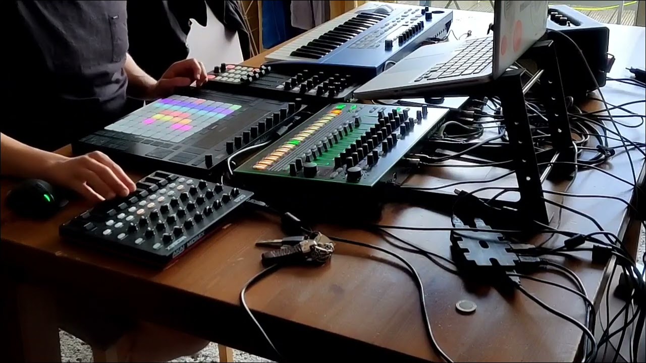 Testing the live setup! (Ableton Live Suite + Push 2)