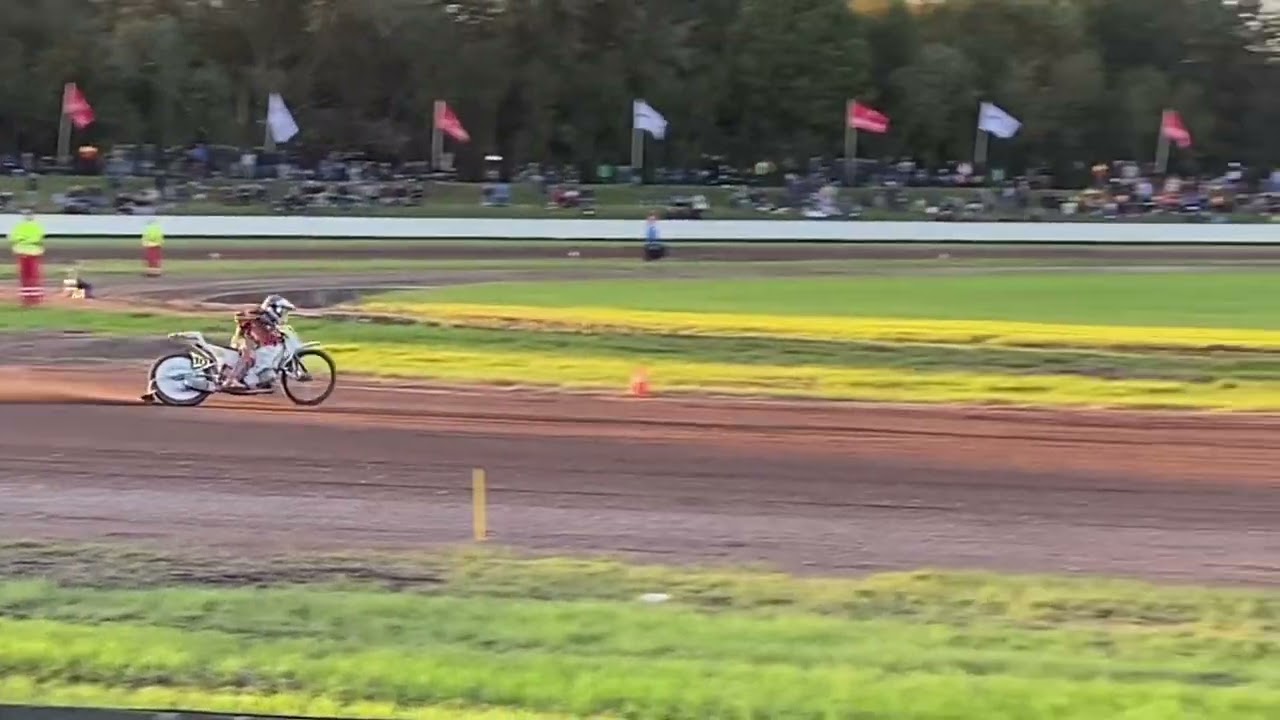 Longtrack of Nations Roden 23 Heat 21 Great Britain—Germany Harris, Smolinski, Appleton, Riss