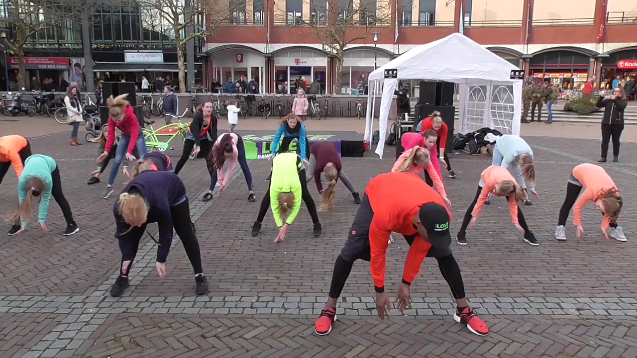 1Love Dance Center - Koopmansplein Assen (25 november 2017) - Zumba 2
