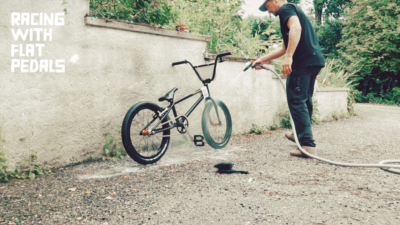 Back to the Source - Ep. 2 : Racing with flat pedals