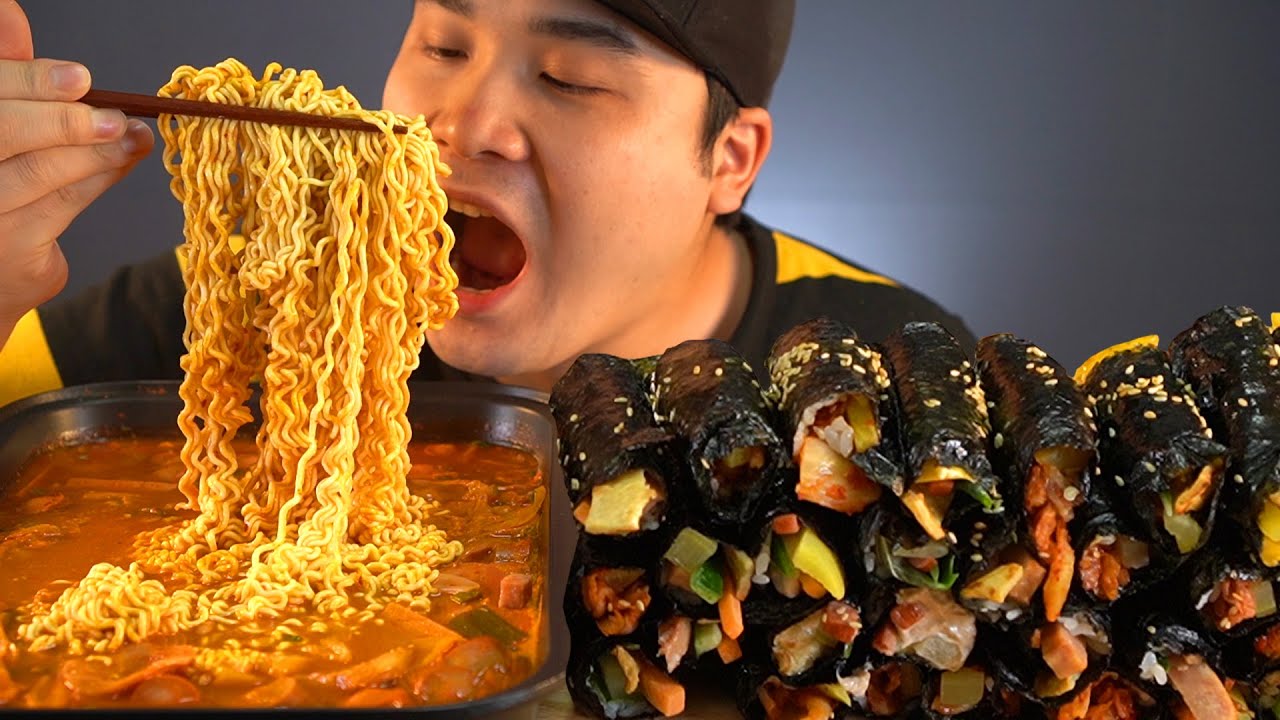 라면사리 넣은 부대찌개와 꼬마김밥 먹방~!! 리얼사운드 social eating Mukbang(Eating Show)