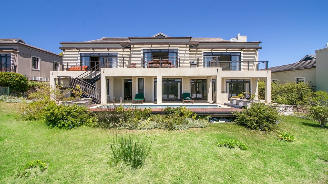 R6 500 000 | Stunning 180-degree views | Pezula Golf Estate