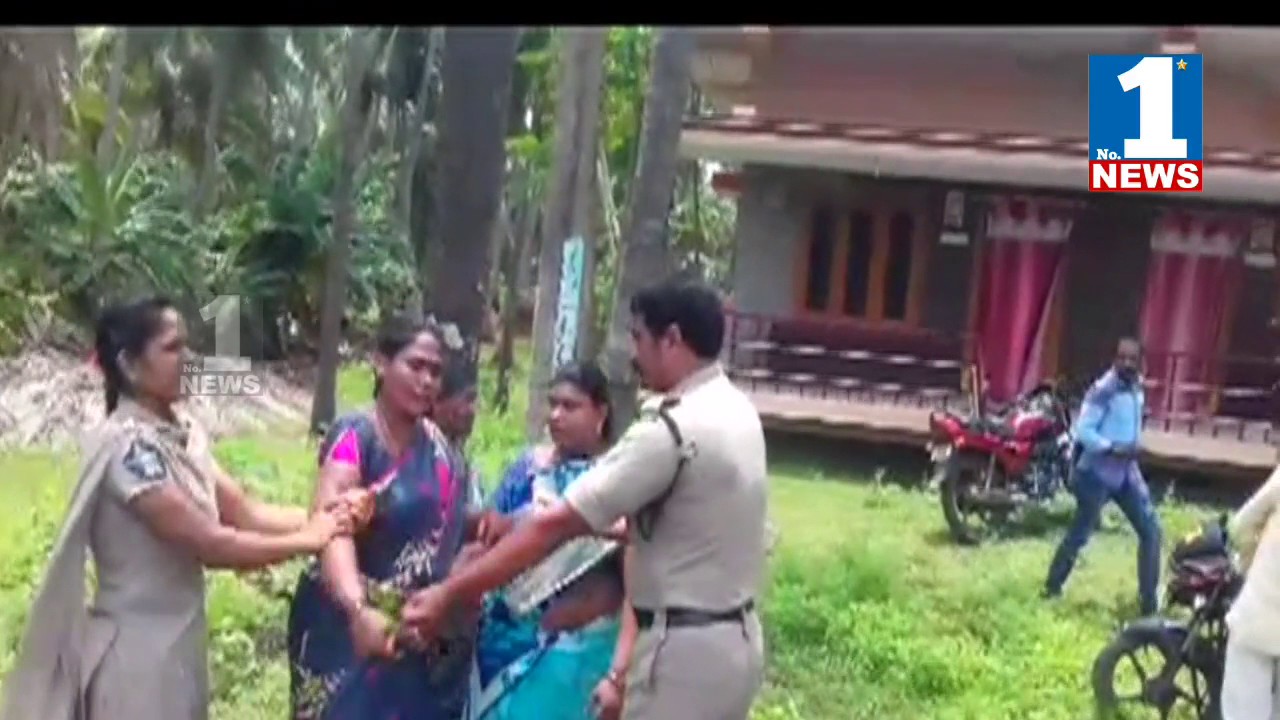 Police Overaction | Police Trying To Stop Mudragada Padayatra || No.1 News