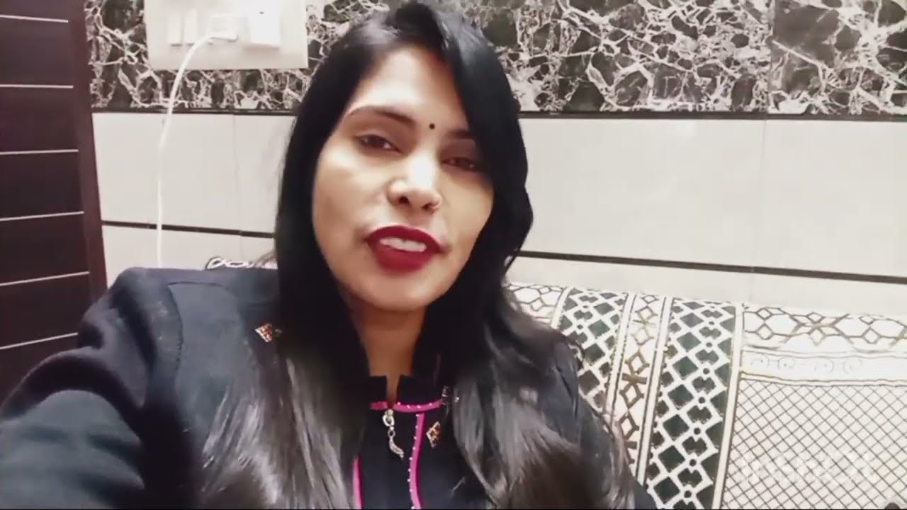 खुद की ईजजत पर बात आई  लगी मिर्ची@lipstick.wali.bhabhi.Ariyari 