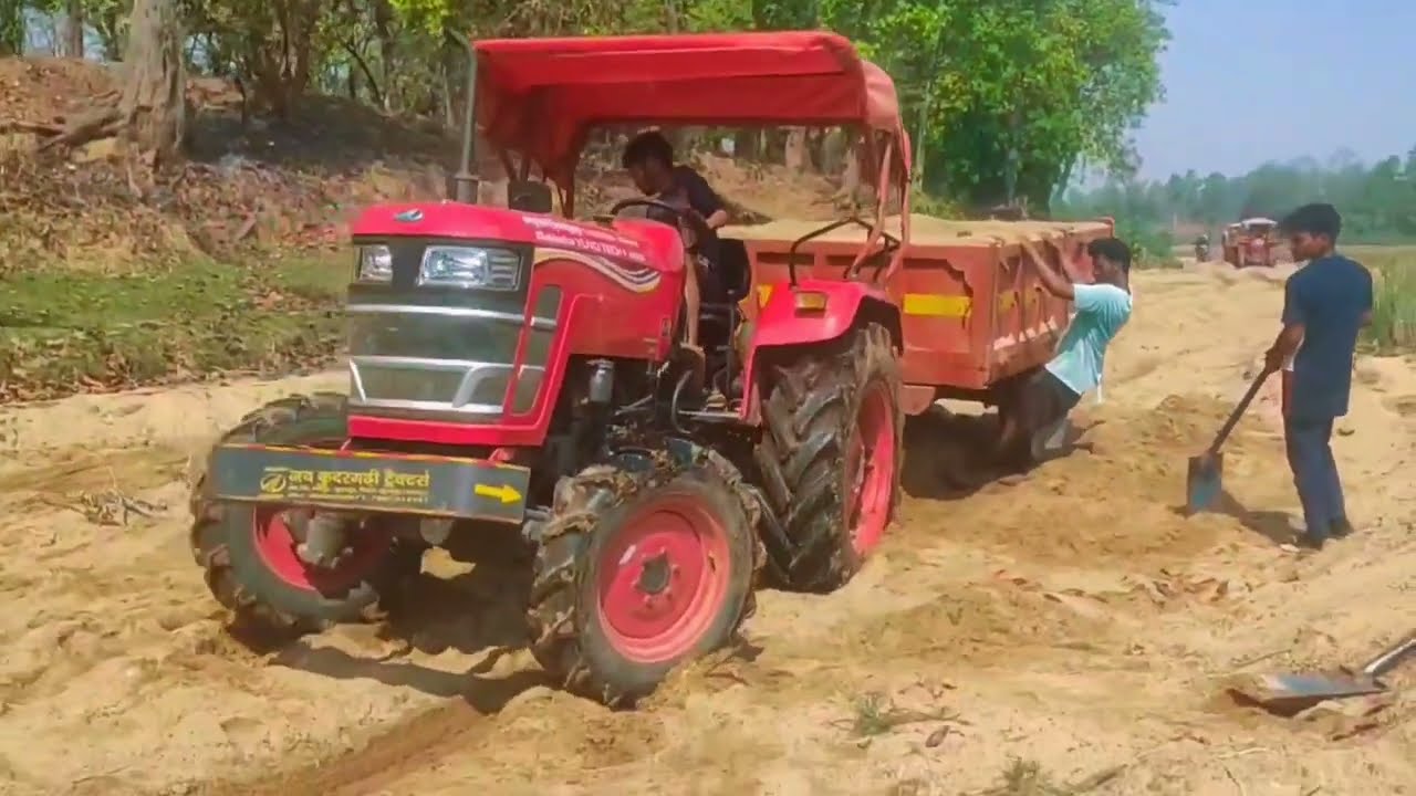 New vlog video tractor video Mahindra Yuvo tech Plus 405 नदी में फस गया था #vlog  #viralvideo