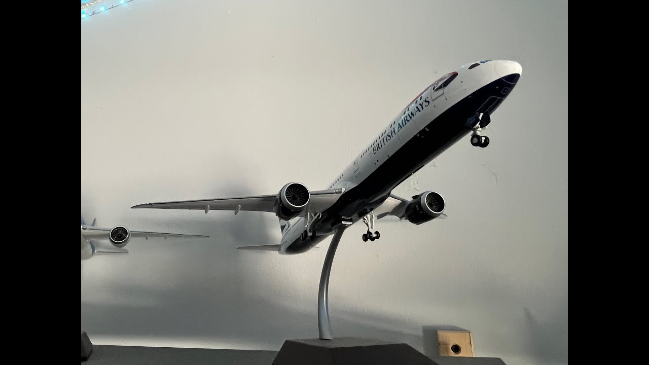 Unboxing video of Boeing 787-10 British Airways Gemini Jets 200