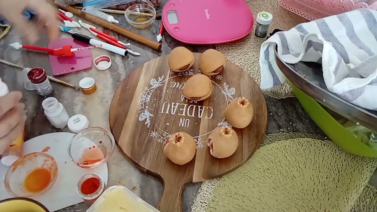 روتين الطلبيات: حلوة الفواكه gâteaux de fruit à la pâte d amande
