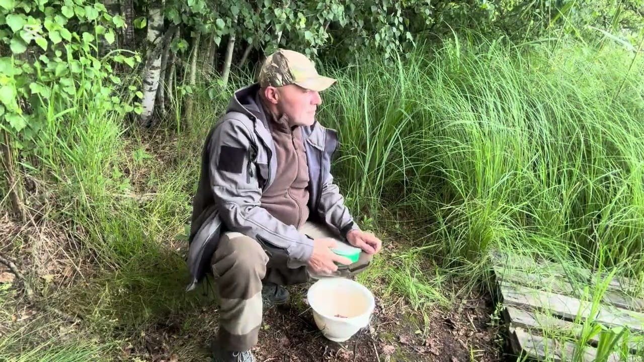 Fishing.Superinė žvejyba su plūdine meškere,nedideliam ežere