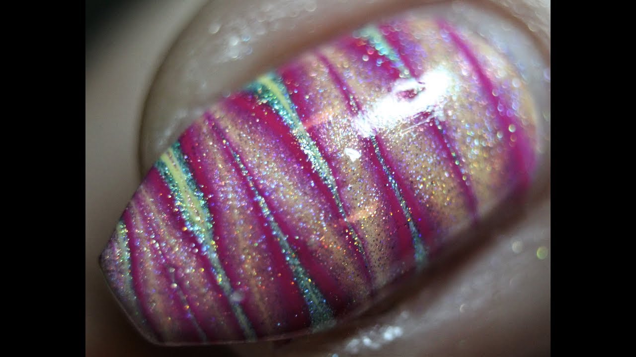 Holo Zigzag Watermarble Nails