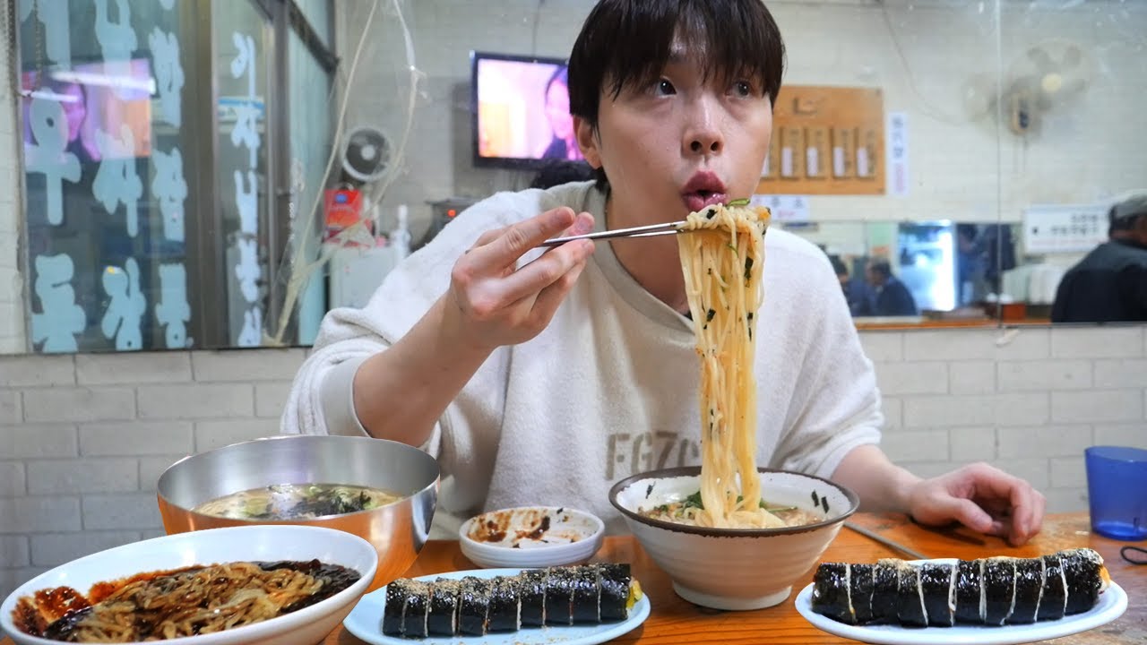 밤 11시, 배고파서 40년 전통 즉석우동짜장집 털고 왔습니다.