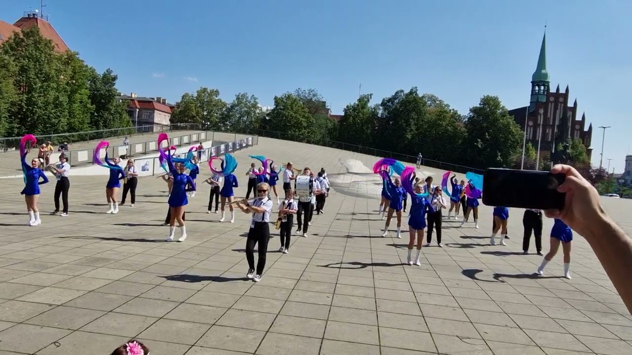 Młodzieżowa Orkiestrą Dęta Blue Brass Band i Mażoretki Twins Włoszakowice - Musztra